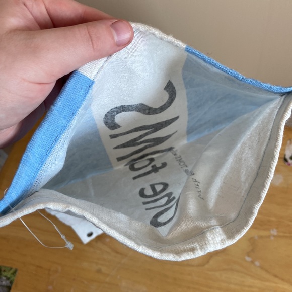 Toms Flag/Bag - Picture 3 of 3